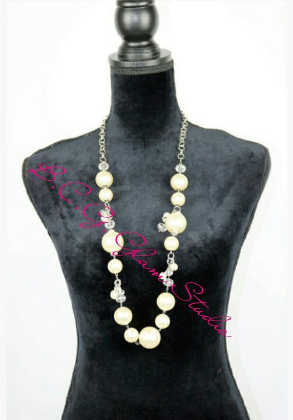 Pearls Piece Necklace